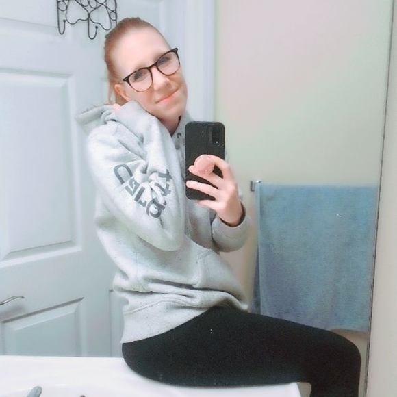 Meet your Posher, Brooke - Picture 1 of 1